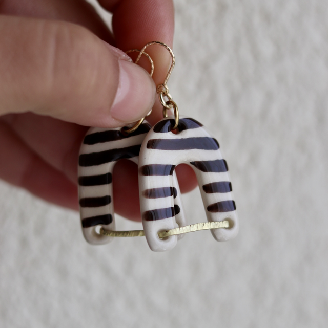 Boucles d’oreilles en céramique - or et laiton