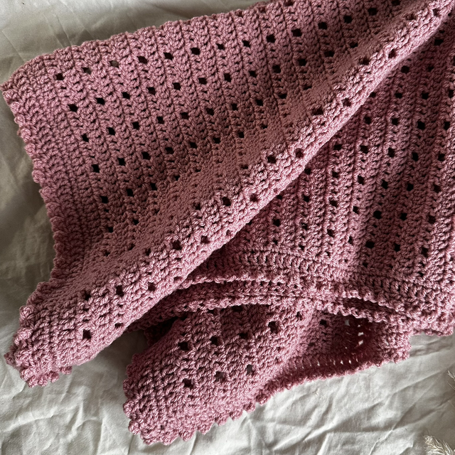 Rose pink cellular crochet blanket