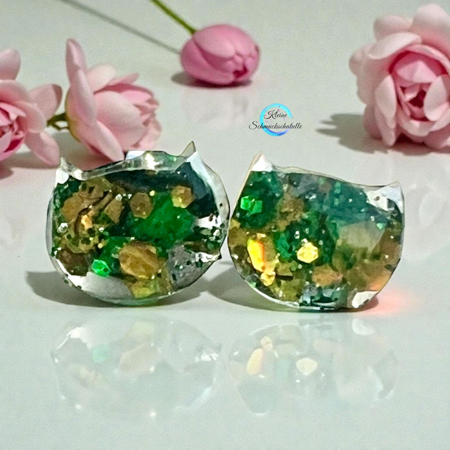 Ohrstecker Katze, grün / Gold Glitter