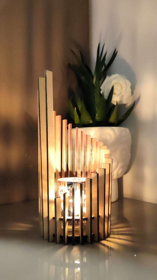 Lampe design “TeaLight” – Bois découpé au laser – fait main (sur commande)