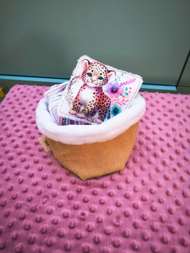 Panière et ses 10 lingettes 