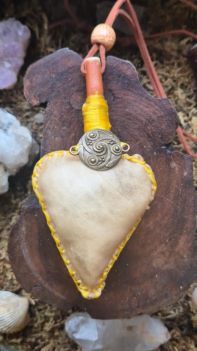 Red Stag Örva-oddr Shamanic Necklace Rattle with Triskelion Charm