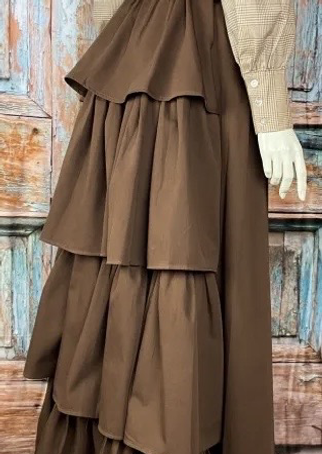 Bustle skirt brown