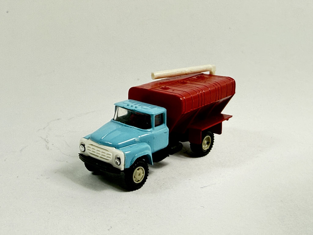 ZIL-130 Silo-LKW 1:120 TT 