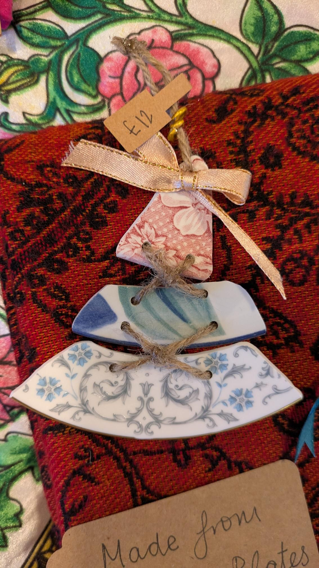 Hanging plate tree 10