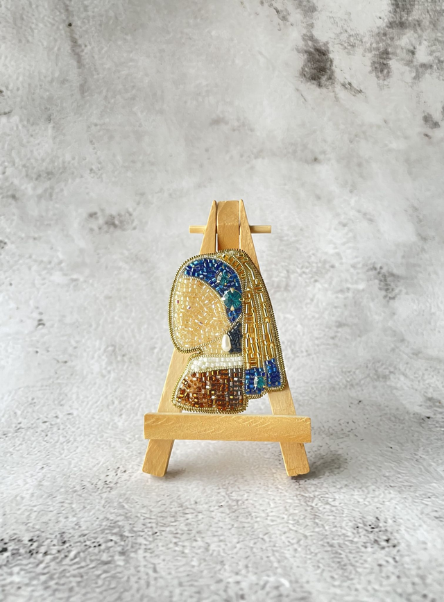 &quot;Girl with a pearl earring&quot; brooch