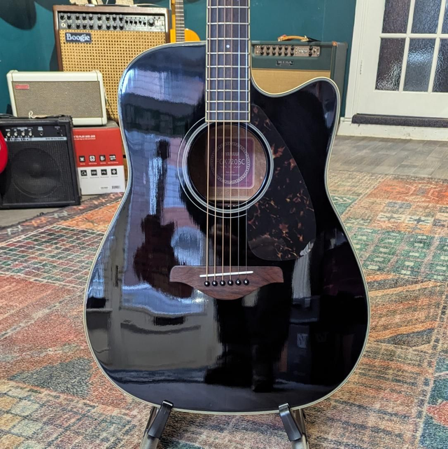Yamaha FGX720 electro acoustic 