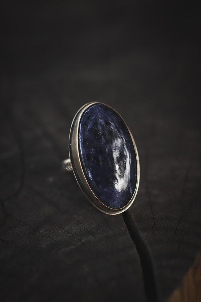 Bague iolite réglable 