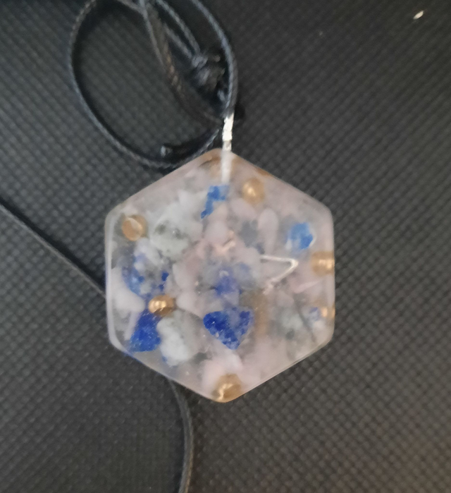 Pendentif Médaillon Orgonite Lapis Lazuli / Quartz rose