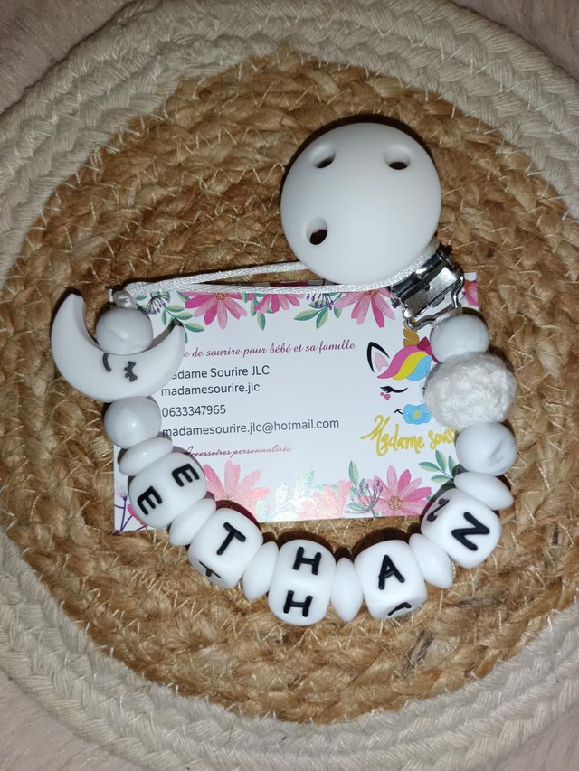 Attache tétine Lune