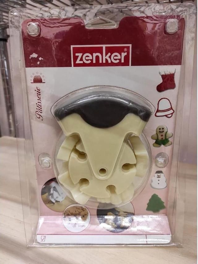 Tagliapasta a rullo per biscotti natalizi