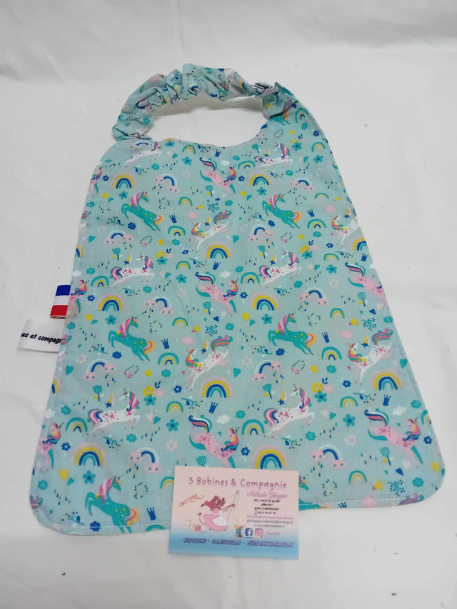 serviette élastiquée licornes bleues 
