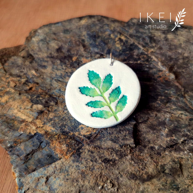 Leaf pendant