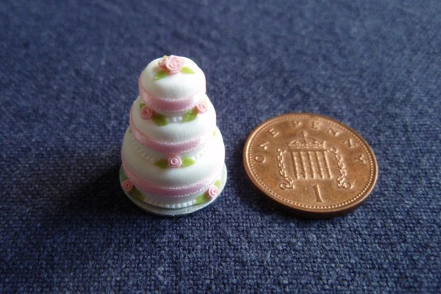 Wedding cake (1/24th scale)