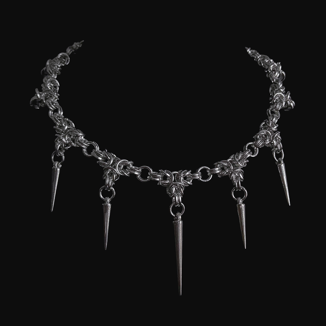 Naszyjnik Tripoli Weave z Kolcami