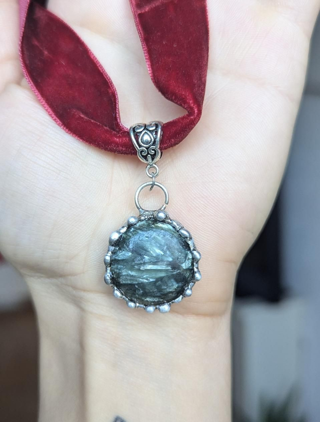 Seraphinite red chocker necklace 