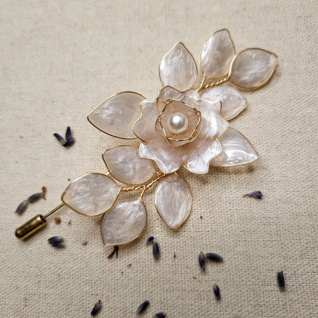 Boutonnière de Mariage en résine-accessoire marié-Collection Freyja