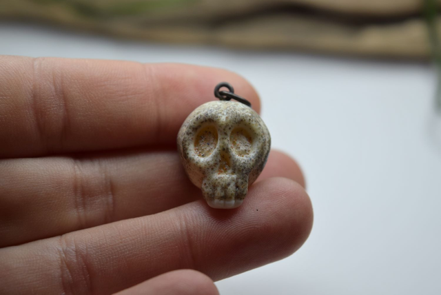 PENDENTIF CRÂNE HUMAIN MONTURE INOX