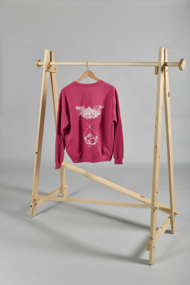 Sweat rose Guildan seconde main sérigraphié – Œuvre main en sablier