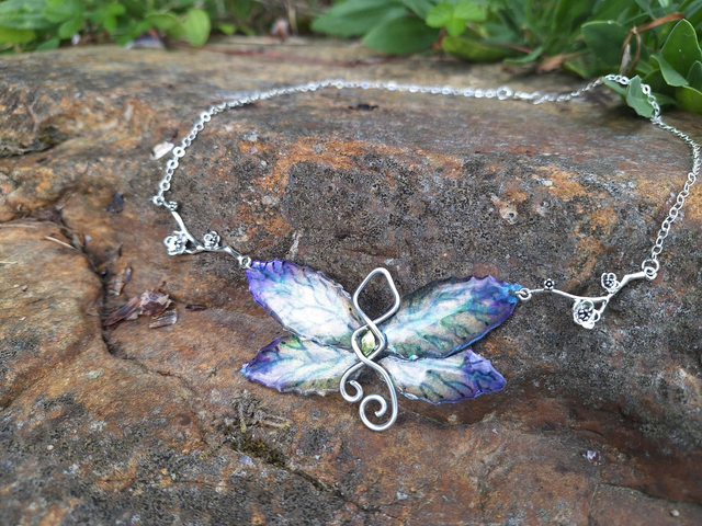 Collier ailes végétales enchantées 