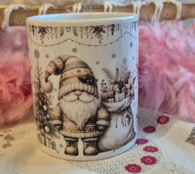 🦌 Tasse Charme Rustique Hivernal : Gnome et Renne en Pull Norvégien ☕