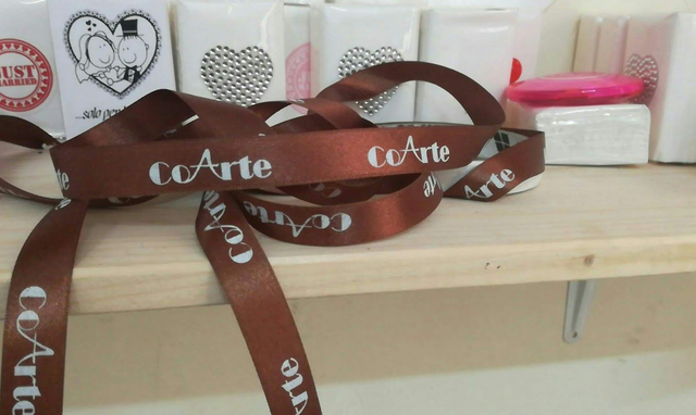 Nastro doppio raso marrone da mm. 15 stampa ad un colore bianco