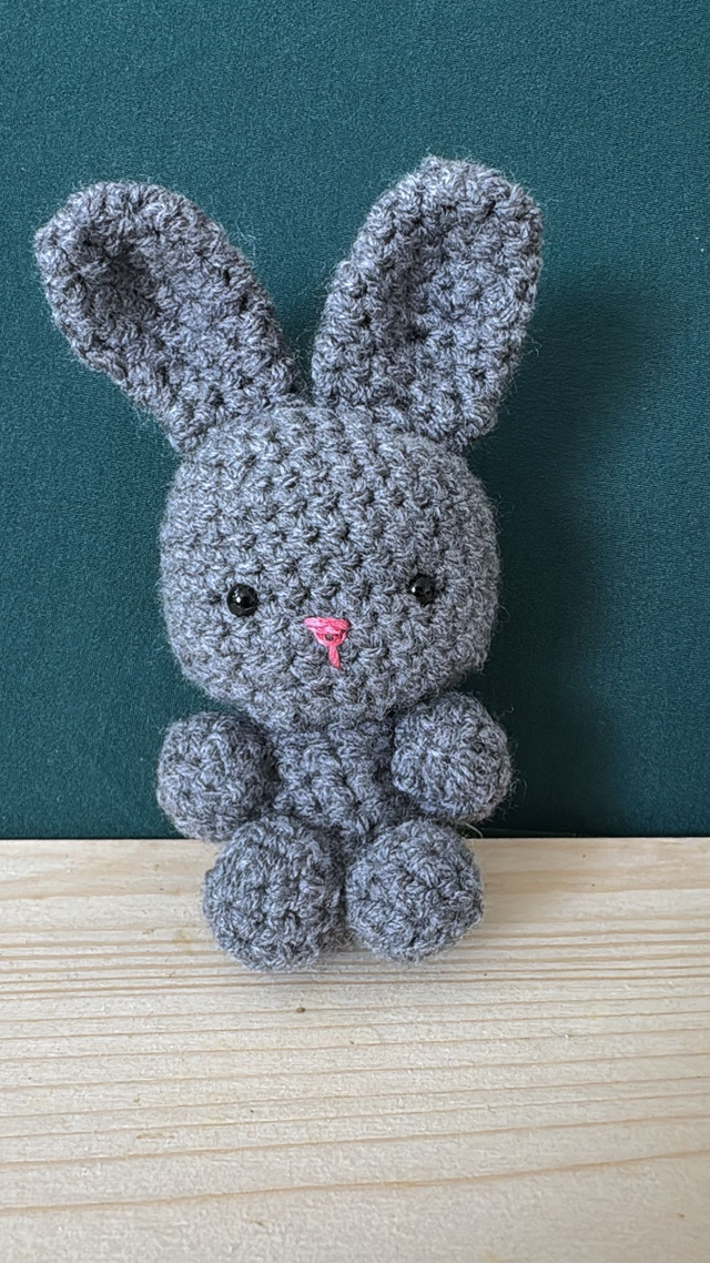 Small Woven Rabbit - Design 3
