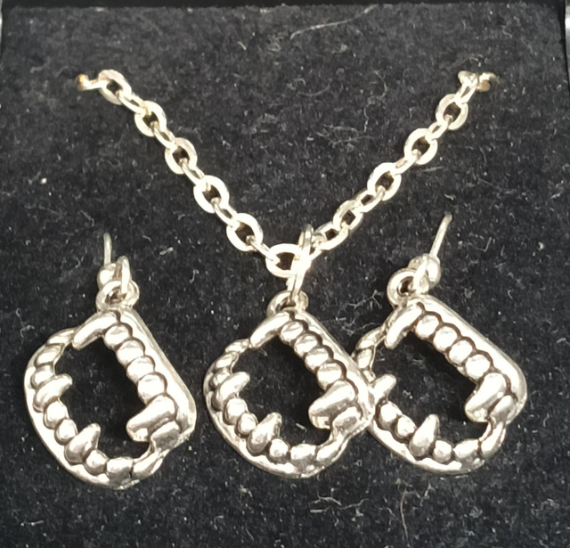 Bite Me! Vampire Fangs Earrings and Necklace Set.