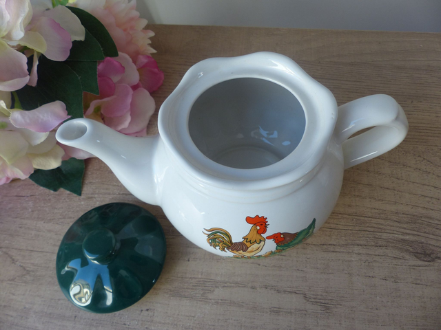 Service à café vintage en céramique - décor poules, poussins, coq - ambiance maison campagne - ensemble petit déjeuner - décoration cuisine