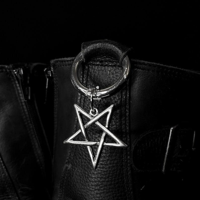 Inverted pentagram boot clip
