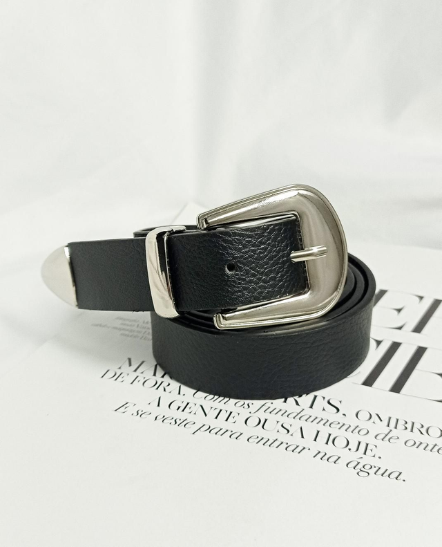 Cinto basic com fivela e ponteira de metal
