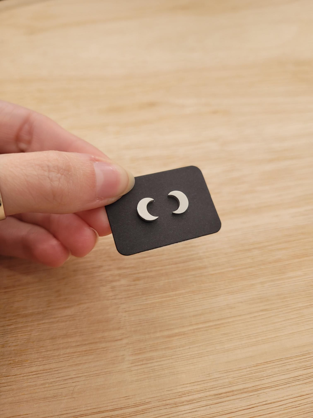 Stainless Steel crescent moon stud earrings - SL-002