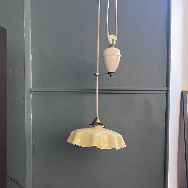 Lampe / suspension en opaline avec monte et baisse en céramique  