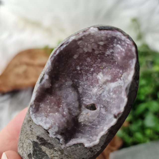 Lavender tone Amethyst Cut base - 142g