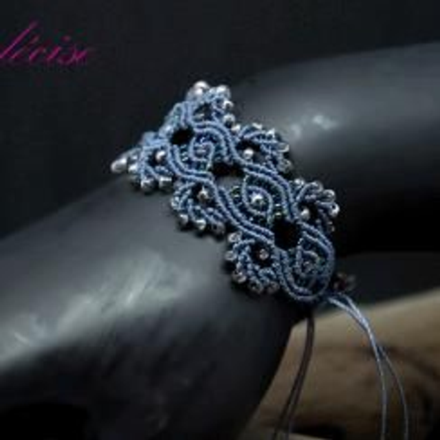 Bracelet ajustable macramé bleu pétrole et perles