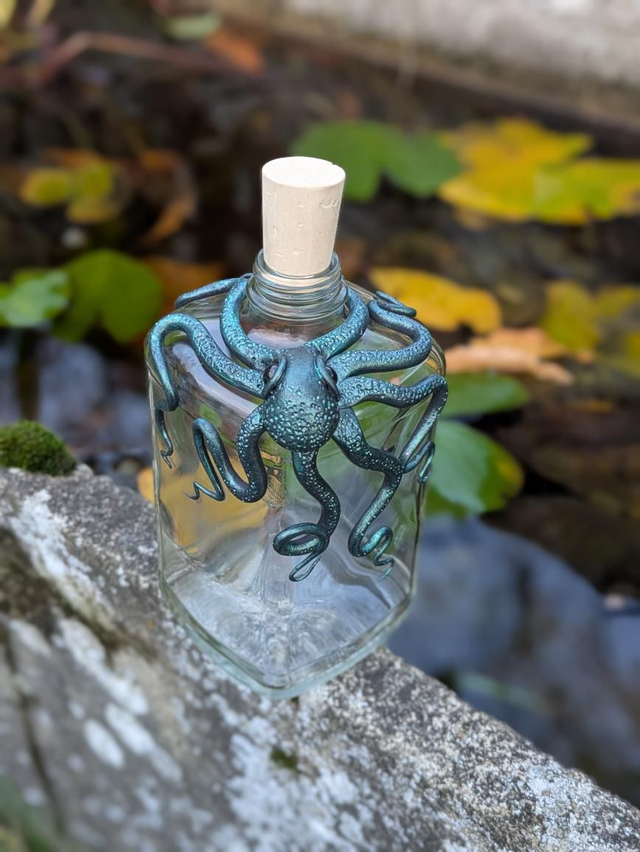 Petite bouteille carré 50 cl pieuvre verte