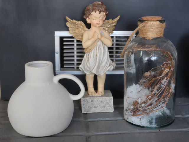 Vase en céramique blanche bohème