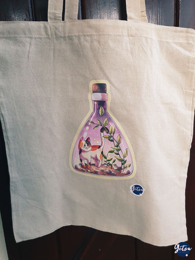 Totebag chat dans une fiole triangle