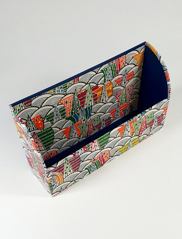 Portes lettres / Letter rack, D