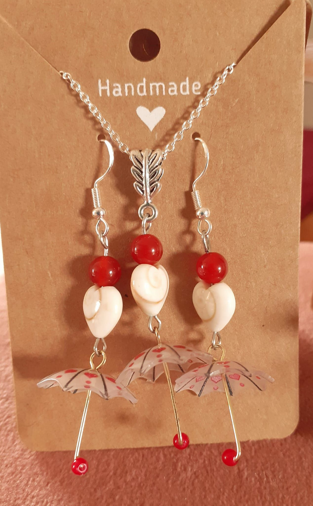Parure parapluies collier et boucles d'oreilles avec cornaline