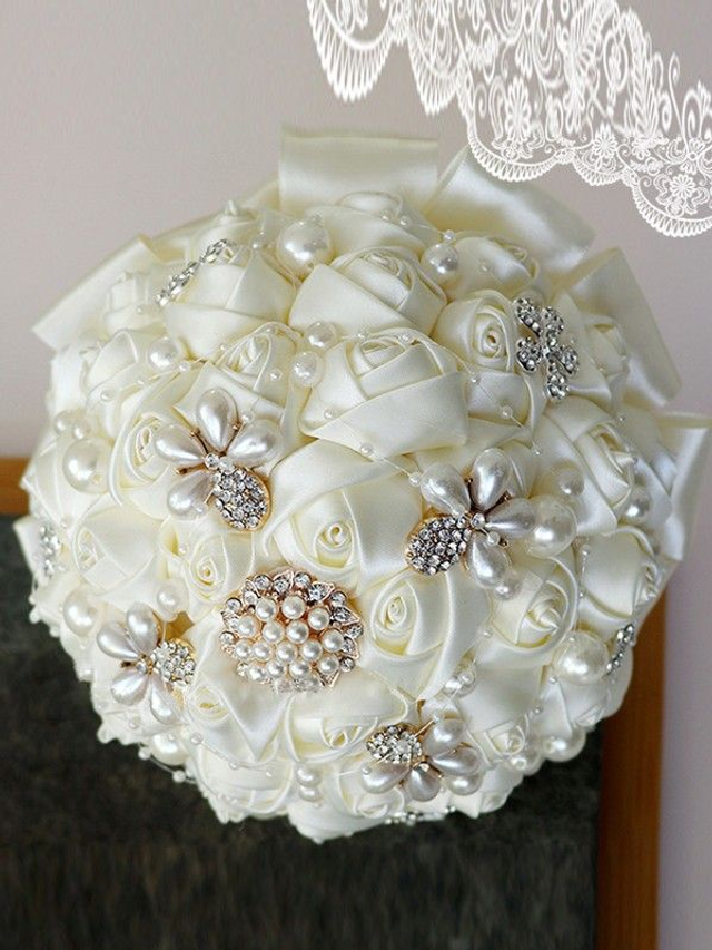 Bouquet fleurs artificiels et perles 08