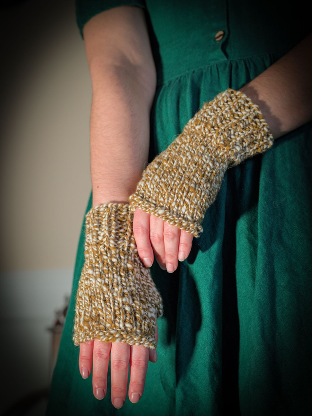 Mitaine en laine filée à la main beige et ocre