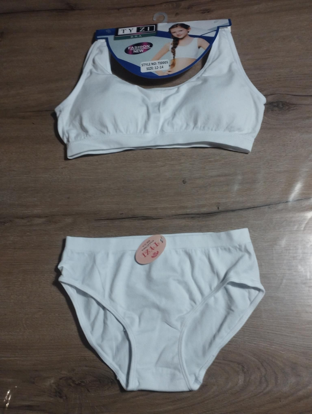 Ensemble brassière culotte blanc 12/14 ans
