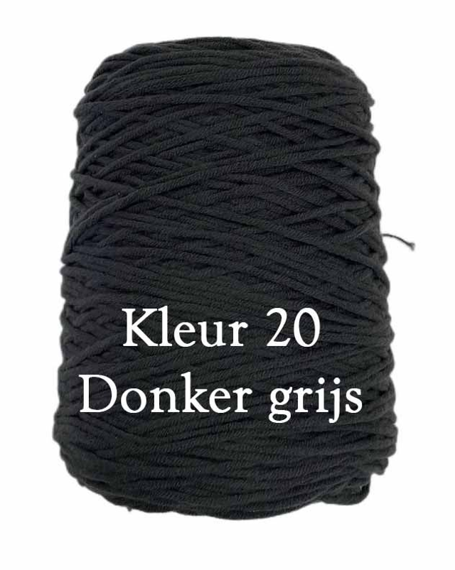 Tufting Yarns 400 gram 8 draads dik
