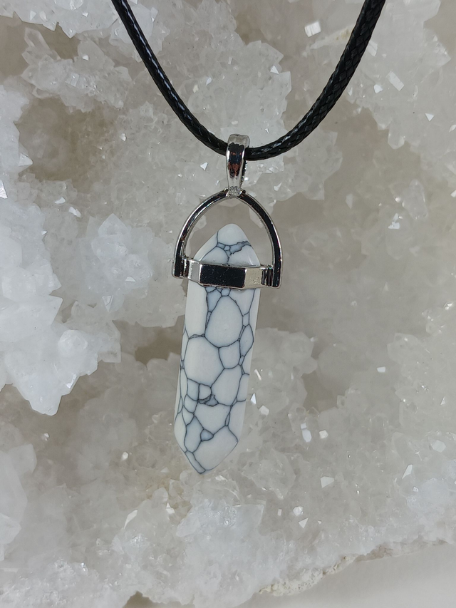 Collection Prisme : howlite + collier - pièce 11 -
