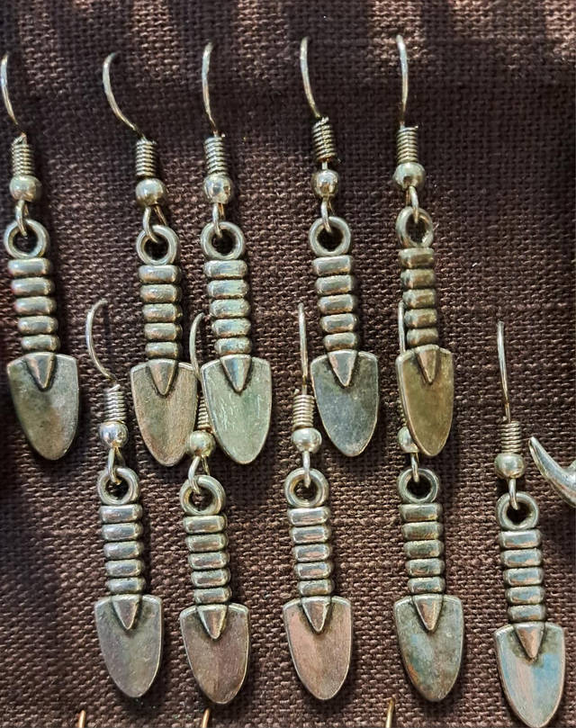 Kukkalapio korvakorut