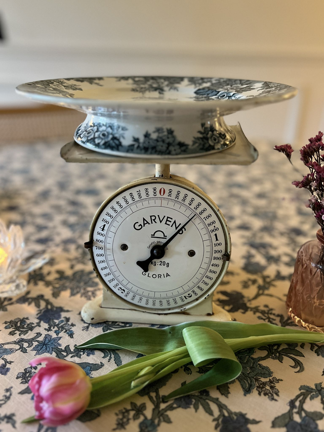 MARIE-LOUISE - Plat piédouche (ou présentoir) signé St Amand & Hamage - Terre de Fer