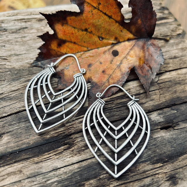 BOUCLES D’OREILLES CRÉOLES GÉOMÉTRIQUES 