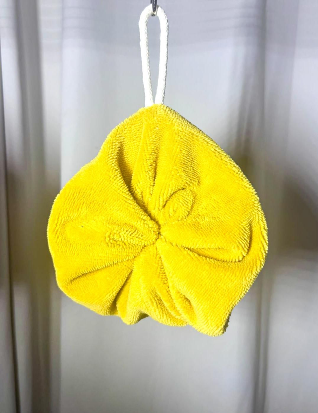 Fleur de douche jaune