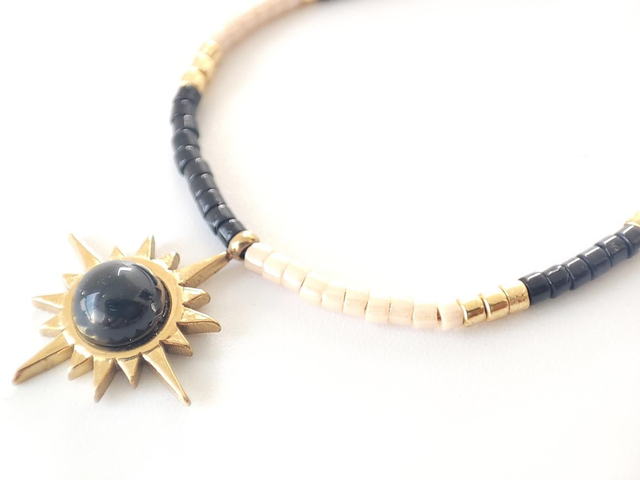 Collar estrella negra